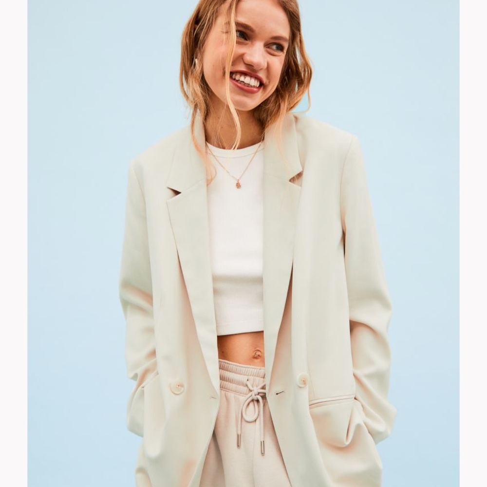 ✨H&M Beige Blazer ✨